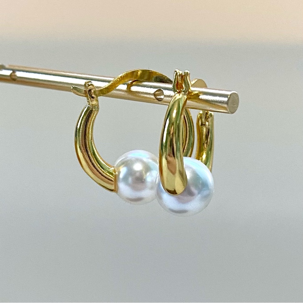 Gold Pearl Hoop Earrings